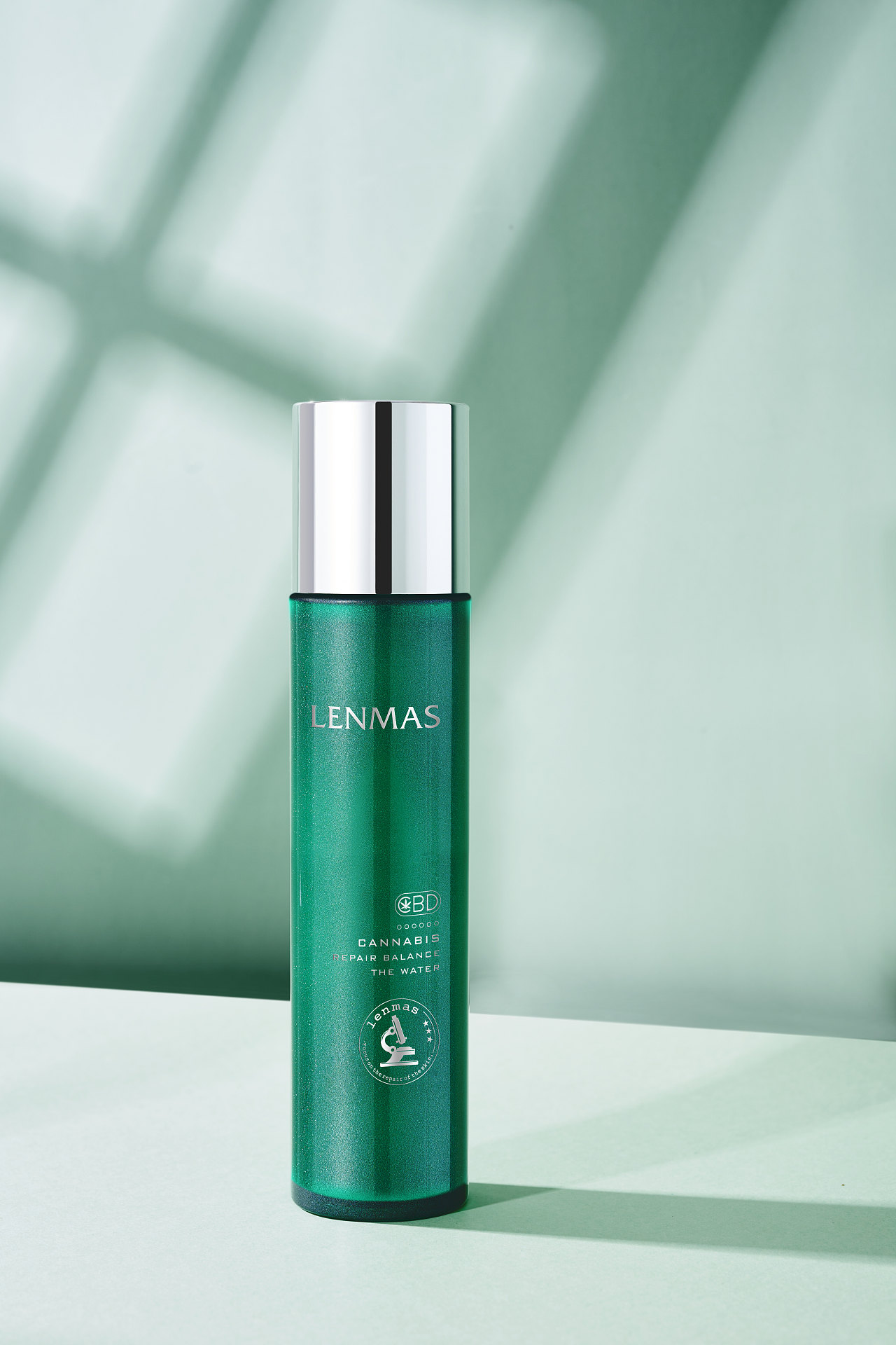 預(yù)算成本總投資24.69萬(wàn)起，加盟費(fèi)2.79萬(wàn)元起 化妝品加盟創(chuàng)業(yè)的機(jī)遇與挑戰(zhàn)